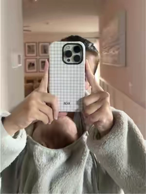 I get so many compliments on this #gingham #phonecase #custom #customphonecase #fashion 