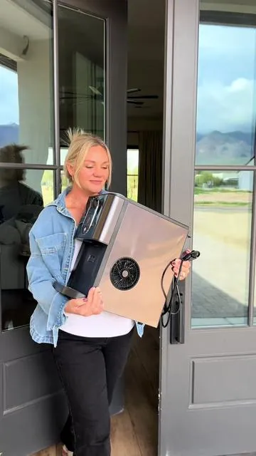 Self-dispensing nugget ice maker for countertops 🧊 This sleek nugget ice maker makes soft chewable pellet ice fast, runs quietly, and looks good enough to leave out. Compact design, self-cleaning, and hands-free dispensing make it perfect for kitchens, home bars, offices, and everyday use if you love good ice. @Cowsar Appliance  #NuggetIceMaker #CountertopIceMaker