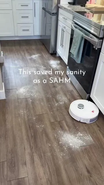If you’re feeling overworked, get yourself the robo vacuum!! Best investment @RoborockUS #roborockq7series #robotvaccuum #tiktokshopblackfriday #tiktokshopcybermonday #cleantok 