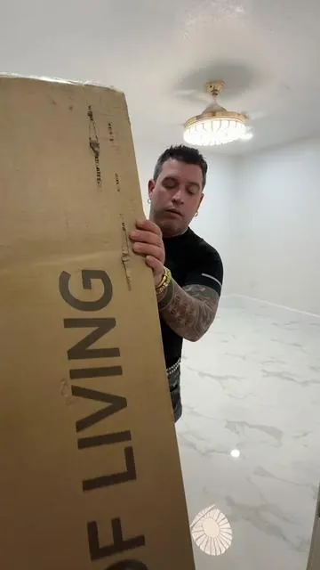7593453883456883982
