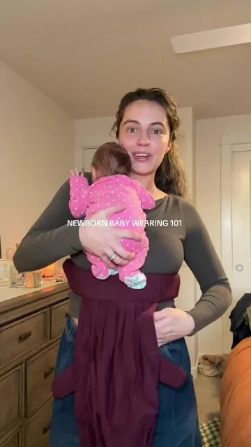 Baby wearing convenience 🙌🏼 #newbornessentials #babywearing #babycarrier #newborncarrier #wildbird 