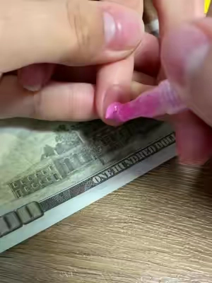Estos marcadores para pintar unas me facilitan pintarle las uñas a mi niña y hacerle unos bonitos diseños, ordénalos antes de que se agoten, son el regalo perfecto a #tiktokshopcreatorpicks #fyp #fype #nailart #Nail 