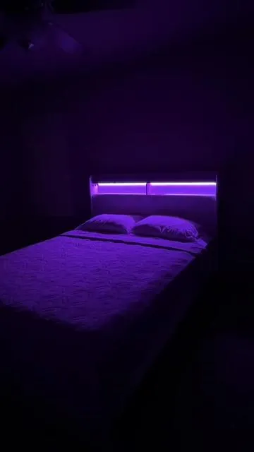 Estaré pidiendo cositas para decorar mi cama, pronto les actualizo cómo va✨ #bedframe #bedroomdecor #camainteligente #newbed #ledlights 