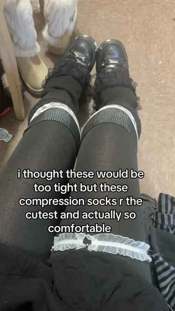 compressoon socks #leopardprint #pianosocks #compressionsocks 