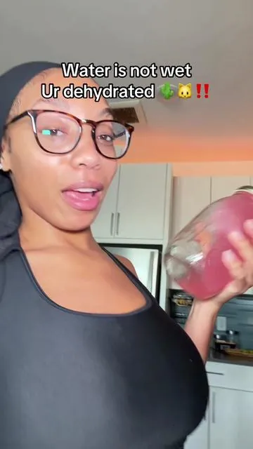 This is my favorite form of electrolytes by far. Here’s your daily reminder to hydrate ladies 🌊👸🏾 results may vary ##fyp##hydration##girltalk##999##hydrationtips