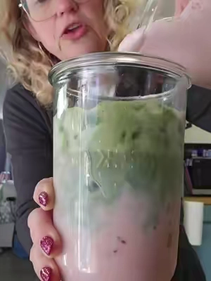 #matcha #strawberrymatcha #icedmatcha #icedstrawberrymatcha #tiktokshopjumpstartsale @Micro Ingredients 