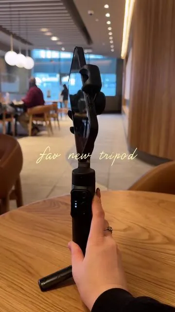 fav new tripod✨📸 @hohem global #gimbalstabilizer #tripod #tripodstand #contentcreatormusthaves #contentcreator  