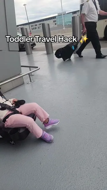@Baby Trend Inc the easiest way to travel with a toddler #traveltiktok #travelingwithkids #travelingwithtoddlers 