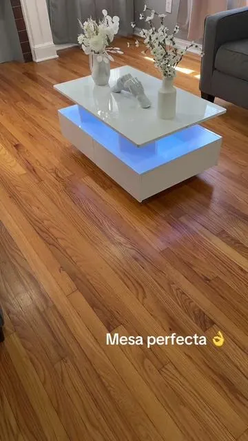 Mesa moderna con luz LED integrada  Elegante, minimalista y perfecta para darle un toque sofisticado a tu sala. Ideal para decoración y uso diario.#mesa #led #smalltable #tiktokshopcreatorpicks #newyearnewme