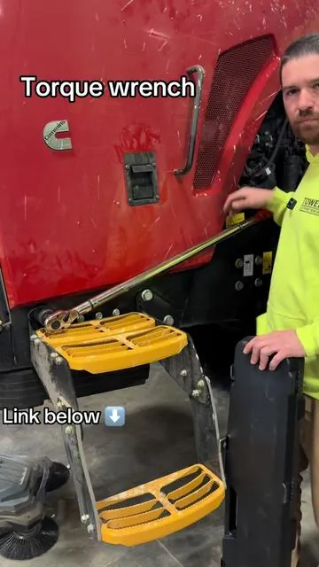 Do you need a big torque wrench? 🔧 well If you do then Vevor has it right here!  100-600ft pounds! Great for on the farm or any mechanic! #tiktokshop #mechanic #farmlife #equipment #tools 