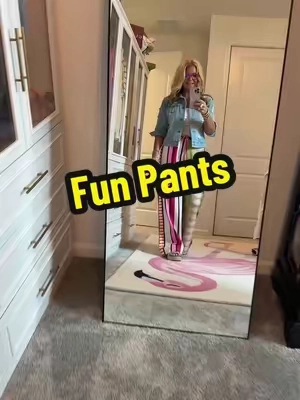 The fun pants.  @UOOZEE US  #pants #colorfulpants  #launchpadleaderboard 