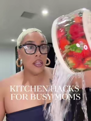 The busy mom hack 💞💖 #colander #strainer #KitchenHacks 