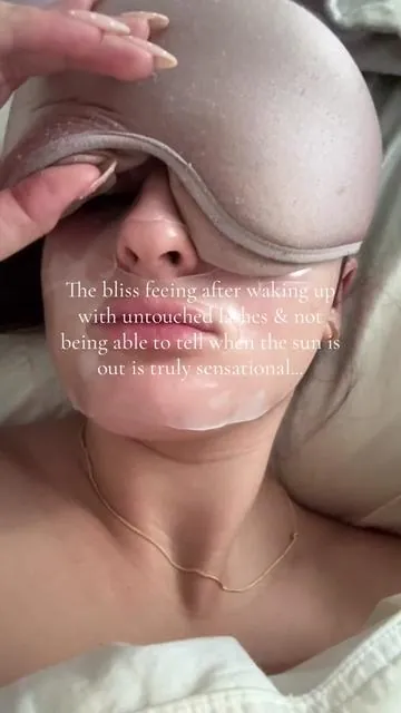 RAW FOOTAGE of me waking and getting a first glance of sunlight...my eyes still had to adjust 😭 #besteyemask #eyemaskforlashes #eyemaskfordeepsleep 