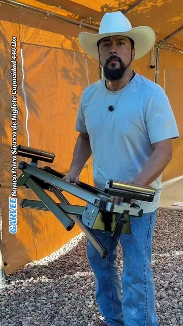 No cortes metal o madera en el suelo jamás con este soporte para tu sierra de Inglete. #mitersawstand #tools #carpentry #woodworking #homeimprovements 
