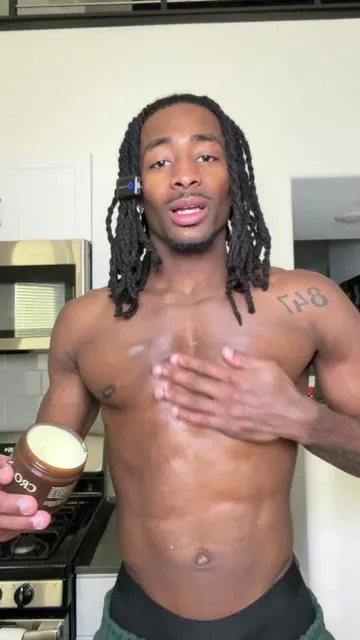 Body Butter that smells undeniably good and smooth on the skin 🤩 @Crowned Skin #crownedskin #bodybutter #cologneformen #bodybutters #colognetiktok 