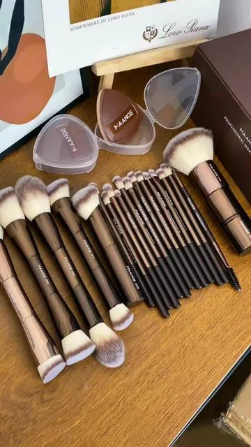 🤎 I gave in again!! 😭 Sorry, my money!! They definitely give high vibes and aesthetics!!!#makeupbrushes #makeupbrushset #beautytok #thatgirl #spotlightfinds 
