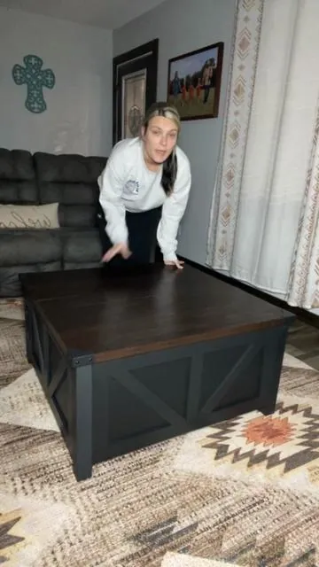 The black color was a instant add to cart for me @FurnitureFinds Hub #furniturefinds #furniturefindshub #farmhousestyle #coffeetable #farmhouse 
