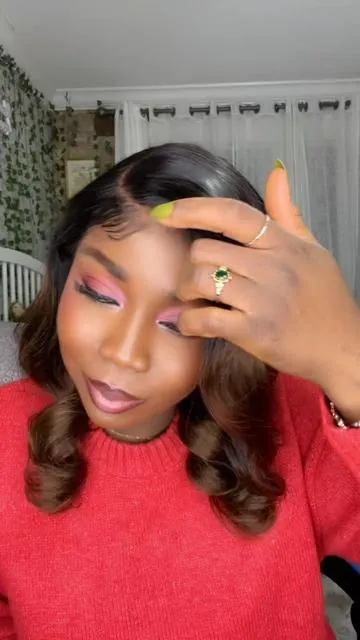 A side part hairstyle has never failed me! @Pizazz Hair Shop @pizazzhairshop_us #pizazzhair #gluelesswig #wiginstall #wigtok #fyp