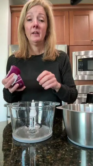 Meal prep just got wasier with this food processor with a glass and stainless steel bowls. #mealprepideas #mealprepping #cookingtok #tiktokshopcreatorpicks 