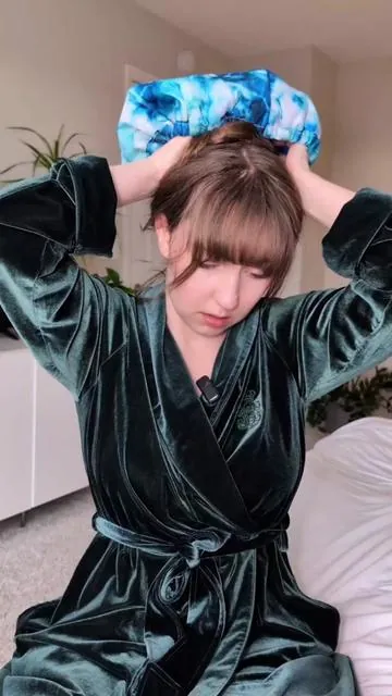 do you use a shower cap? my fav (not sponsored) that i've had for a couple years is so good 😩🤌🏻 #showercap #showerroutine #hair #hairtutorial #haircare 