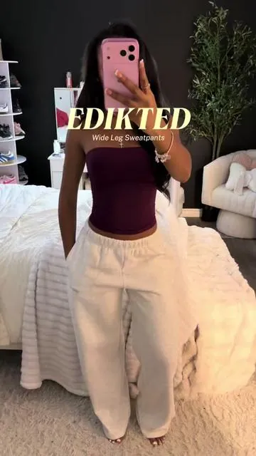 i loveee @Edikted sweatpants and who doesn’t love a saleeee?! #ootd #outfitinspo #edikted #sweatpants #baggy 