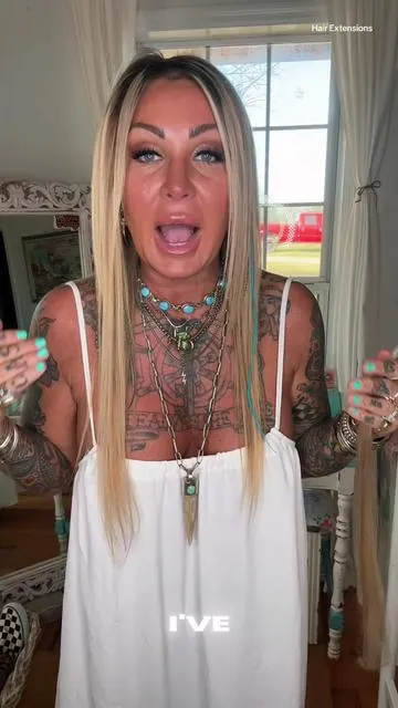 Holy Hair Extensions!!! These clip in human hair extensions are so freakn easy to do and look so real and good! #hairextensions #extensions #clipinhairextensions #humanhairextensions @GooGooHair_Collab 