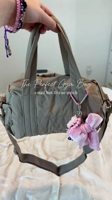 new year, new gym bag🤍  @BAGSMART #gymbag #gymbagessentials #gymgirlies #gymgirly #minigymbag 