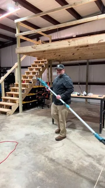 Handheld chainsaw and pole saw combo. #polesaw #yardwork #chainsaw #tiktokshopjumpstartsale #tiktokshopcreatorpicks 