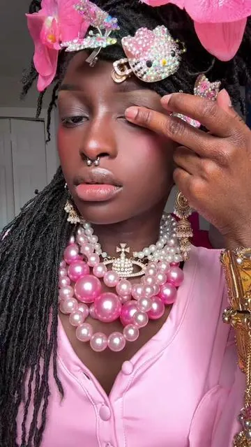 Colorful Duochrome makeup tutorial ✨ using every eyeshaow from this palette #makeup #beauty #makeuptutorial #colorful #whimsical 