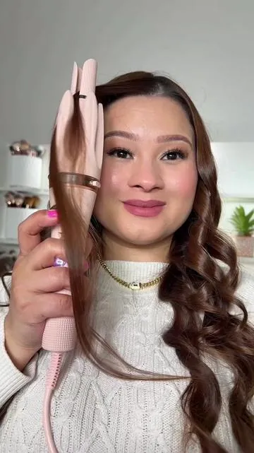 Estuve probando esta Rizadora que es 3 en 1 , una excelente compra ya que puedo hacer ondas definidas, ondas sueltas y alaciar el Cabello ✨ ameeee  #ondascabello #rizadora #rizos 
