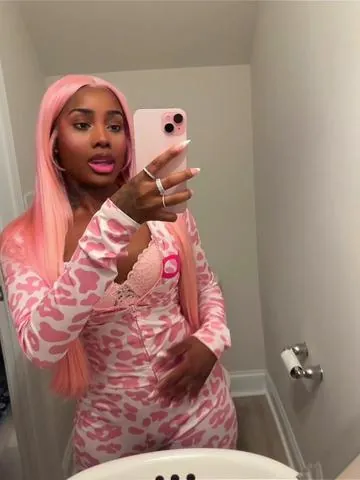 Can you guess my favorite color?? 🎀💕 #pinkhair #pink #pinkwig #fyp #foryoupage 