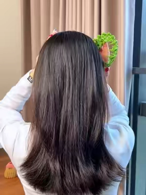 💃🏾Women in their 30s, stop wearing those ugly, outdated low ponytails!  Use this hair clip, and youll instantly look ten years younger.💕#hair #hairtok #hairtie #tiktok #women 