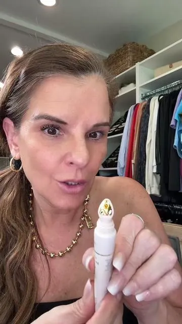 Laura Geller Line Smoother #laurageller #makeupreview #wrinkles #makeupformatureskin #lauragellermakeup 