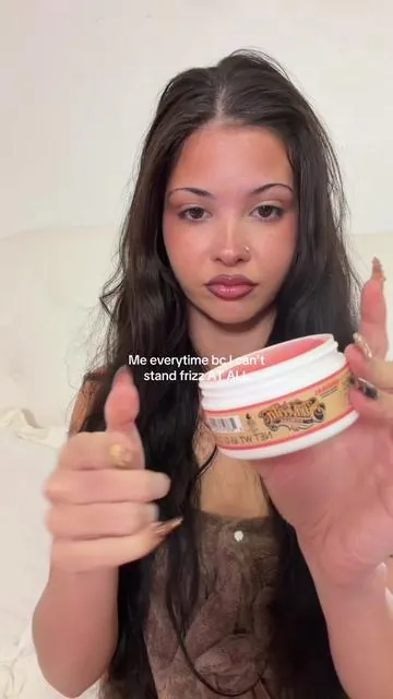 Every time I try to wear my hair remotely straight the frizz takes over 💔 #frizzcontrol 