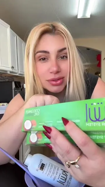 El triple 000 de la marca kuul es mi fórmula preferida para aclarar mi cabello sin decolorar #creatorsearchinsights #triple000 #hair #blonde #tiktokshopcreatorpicks @Any Soler @LucyGlam Beauty 