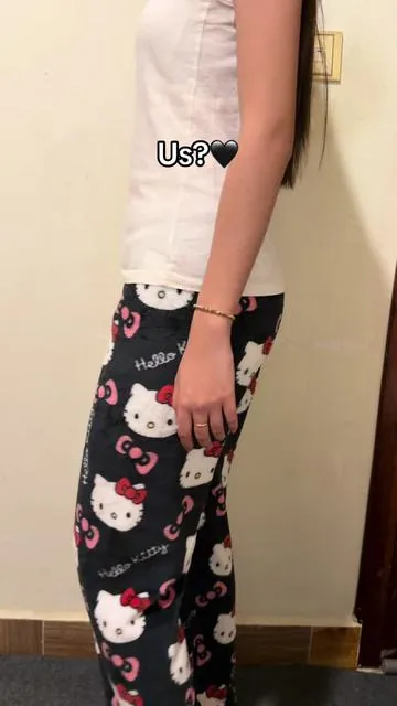 Matching with whom? Tag them asap 🖤 #hellokitty #hellokittygirl #hellokittypajamas #couple #matchingpjs 