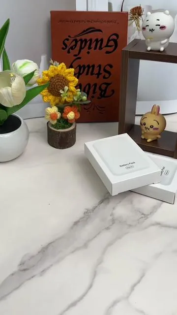Keep Your Devices Charged with This Efficient and Stylish Power Bank! #EfficientCharging #StylishDesign #PowerBank #PortablePower #FastCharging