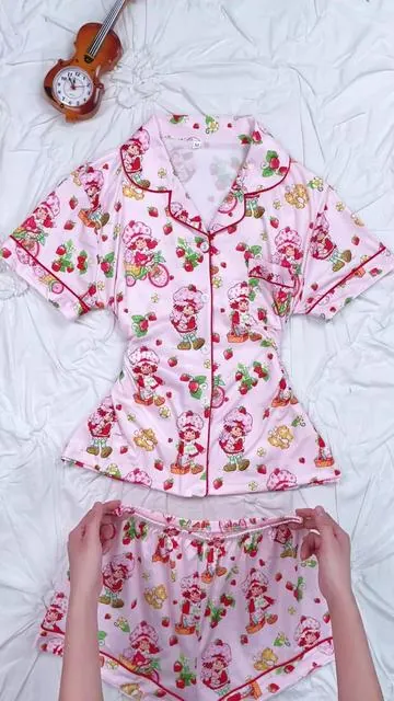 So cute 😍🍓 Forever a Strawberry Shortcake girl 🍰💕  #strawberryshortcake #pajama #spotlightfinds #tiktokmademebuyit #tiktokshopcreatorpicks 
