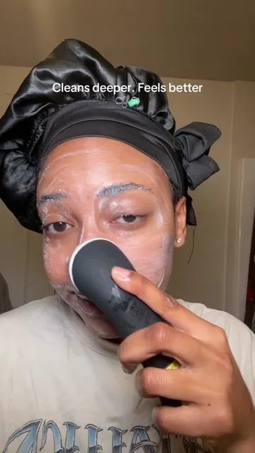 Gentle vibrations. Deep clean. Glowing skin #skincare #skincareroutine #tiktokshopcreatorpicks 