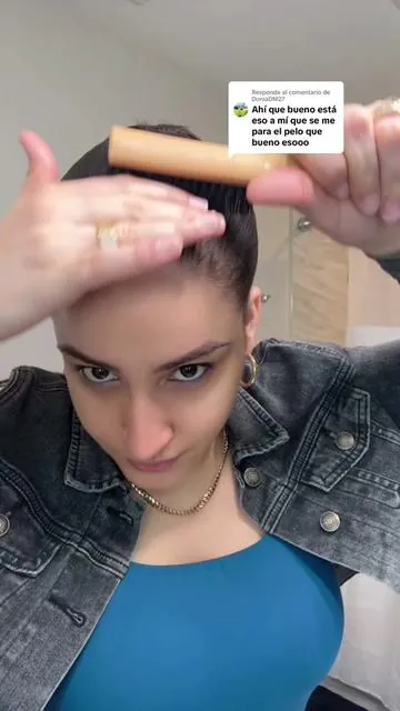 Respuesta a @DuniaDM27 Suavecita Pomade - Pomada para el cabello soluble en agua para mujeres - Fórmula no grasa, libre de crueldad animal, con brillo saludable, 65 g (2.3 oz) - Cepillo, Gel#pomada #suavecito #cremadepeinar #cabellosanoybrillante #holidayhauls 