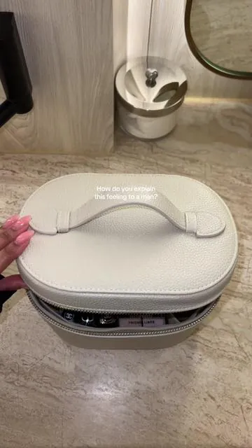 This must be the equivalent to their tool box #makeupbag #makeuporganization #makeup 
