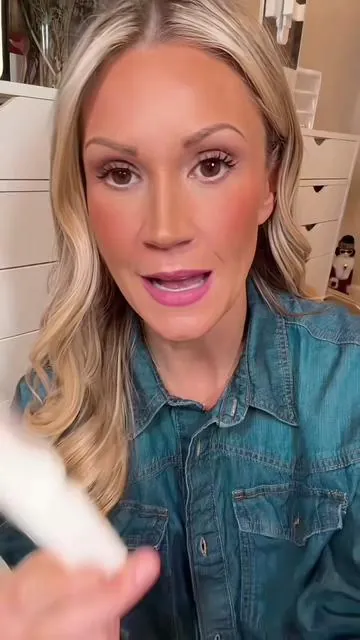 Tell that random chin hair and peach fuzz on your face to FUZZ OFF with the  @rikilovesriki Ex Fuzz Off at home Dermaplaning Facial Tool!  Vibration and built in lights…it’s basically a spotlight + smooth skin magic wand…one pass and your makeup stops fighting for its life! #BeautyTok #MakeupHack #SkincareRoutine #dermaplaning #tiktokshopjumpstartsale  