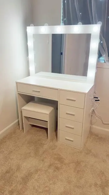 #vanity #vanitymirror #vanitymakeup #vanityorganization 