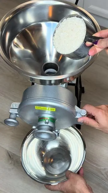 VEVOR Electric Grain Mill Grinder, , 3000W -Commercial Corn Mill with Funnel for wet & dry ingredients #grinder #molino #grains #maiz #vevor 
