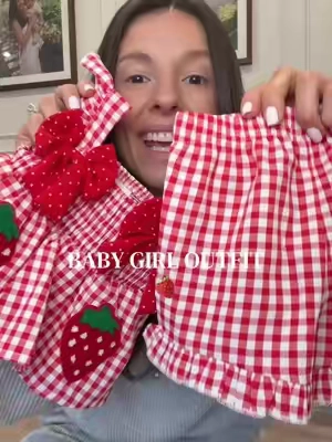 The cutest outfit for your baby girl!🤍🍓 #babygirl #babyoutfit #summeroutfits #kidsclothes #vacationoutfits