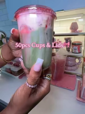 So perfect for Iced Coffee and Lattes on the go🍵🍓🎀 #cups #disposablecups #pinklover #matchalatte #icecoffee 