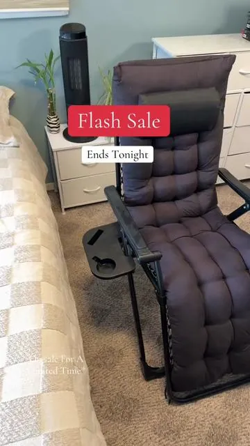 How can they possibly run a ridiculous sale like this?!? 🤯 @Sweetcrispy Shop #zerogravitychair #foldingchair #outdoorfurniture #recliningchair #furniture 