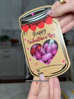 valentines day classroom gift! cards for the whole class, these come in a set of 60! #ValentinesDay #valentinesideas #valentinesclassgifts 