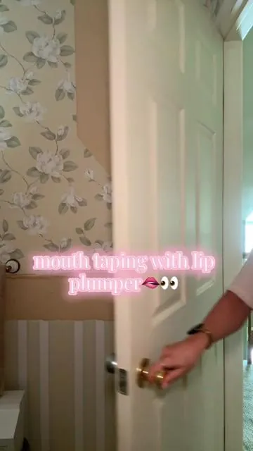 wake up with nice plumped lips while getting a better night sleep all at the same time! #mouthtape #mouthtapesleeping #mouthtapebenefits #lipplumper #lipmask 