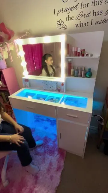 The CUTEST vanity 🌟 #girlmom #vanity #vanitymakeup #vanityroom #tiktokshop 